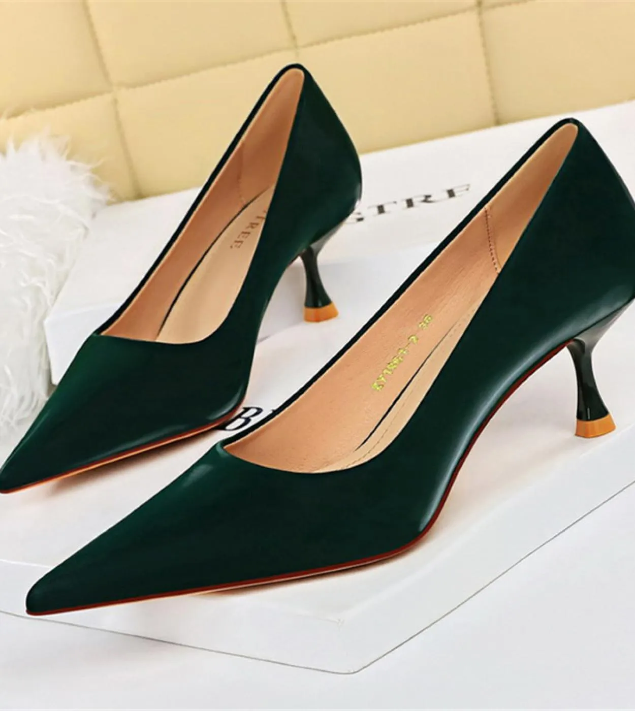 2023 Donna Tacchi medi 5,5 cm Tacchi alti Décolleté a punta Décolleté Lady Verde scuro Gattino Tacchi bassi Evento per feste Uff