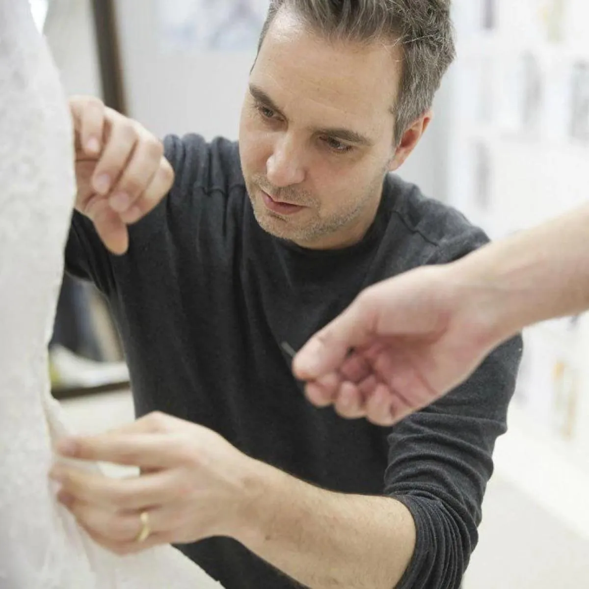 2024 Couture Abiti da sera alti e bassi bianchi Arabo Dubai Fondo gonfio Chic Abito da cerimonia formale Abito da celebrità del