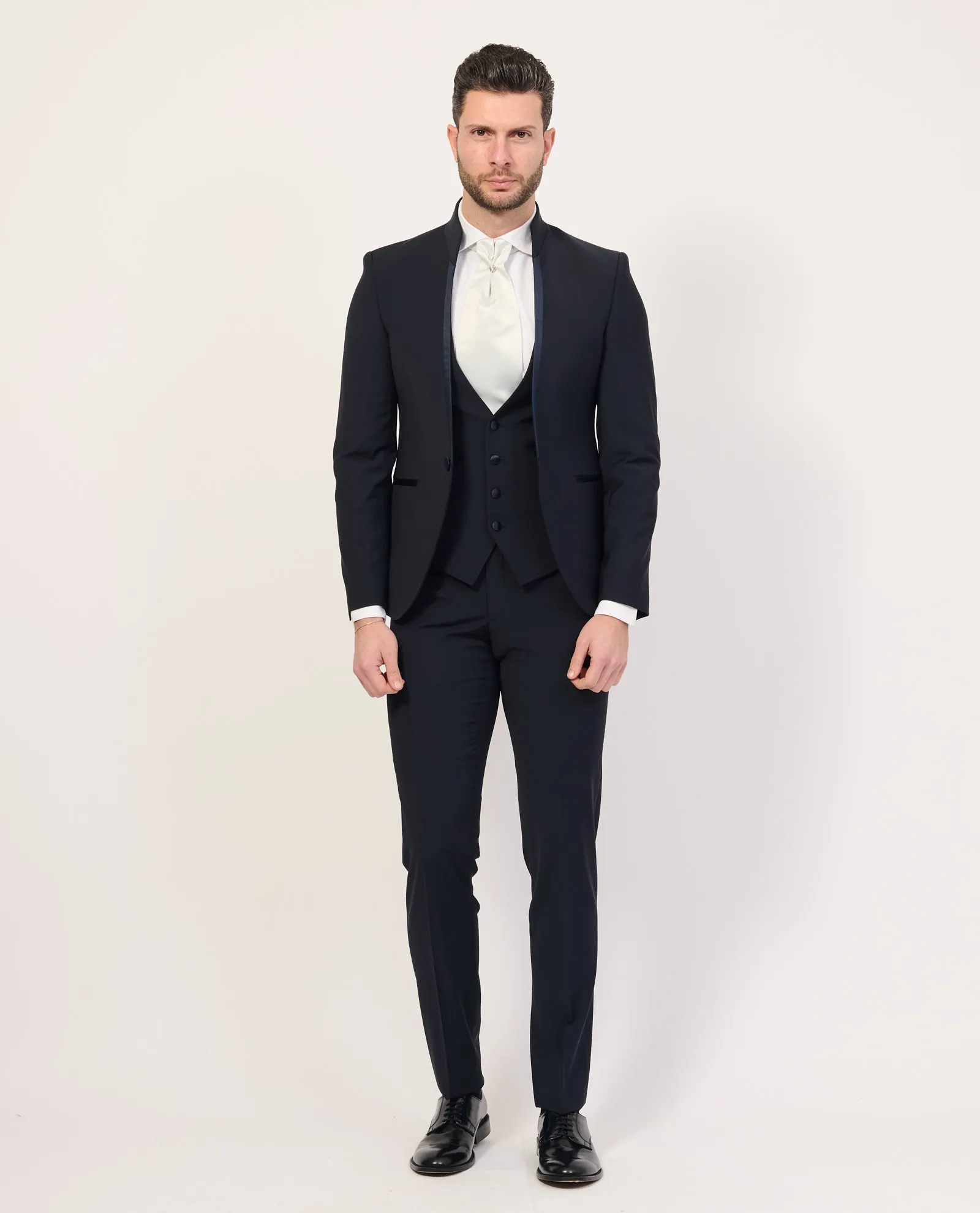 Abito blu Carlo Pignatelli con giacca coreana