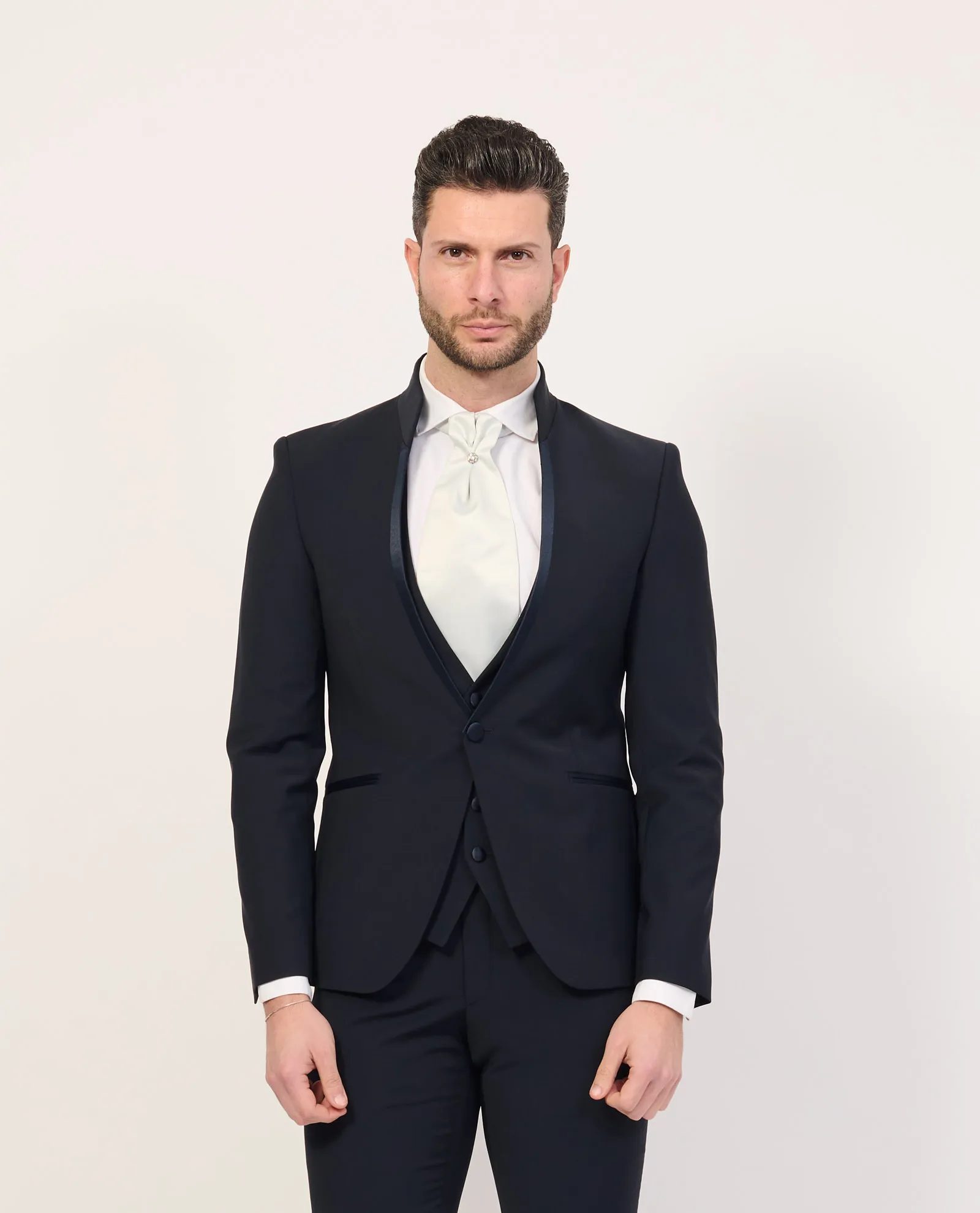 Abito blu Carlo Pignatelli con giacca coreana