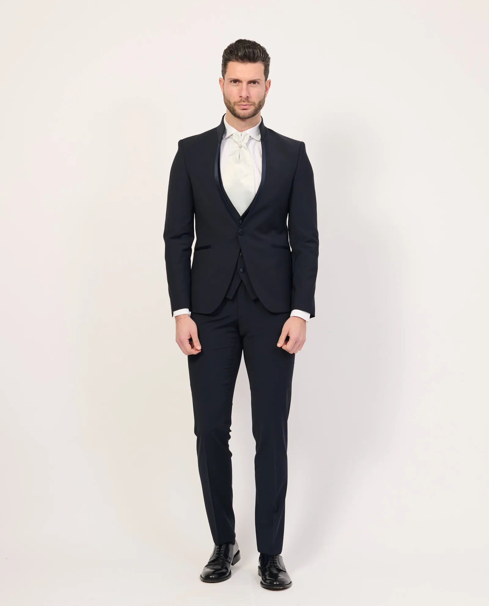 Abito blu Carlo Pignatelli con giacca coreana