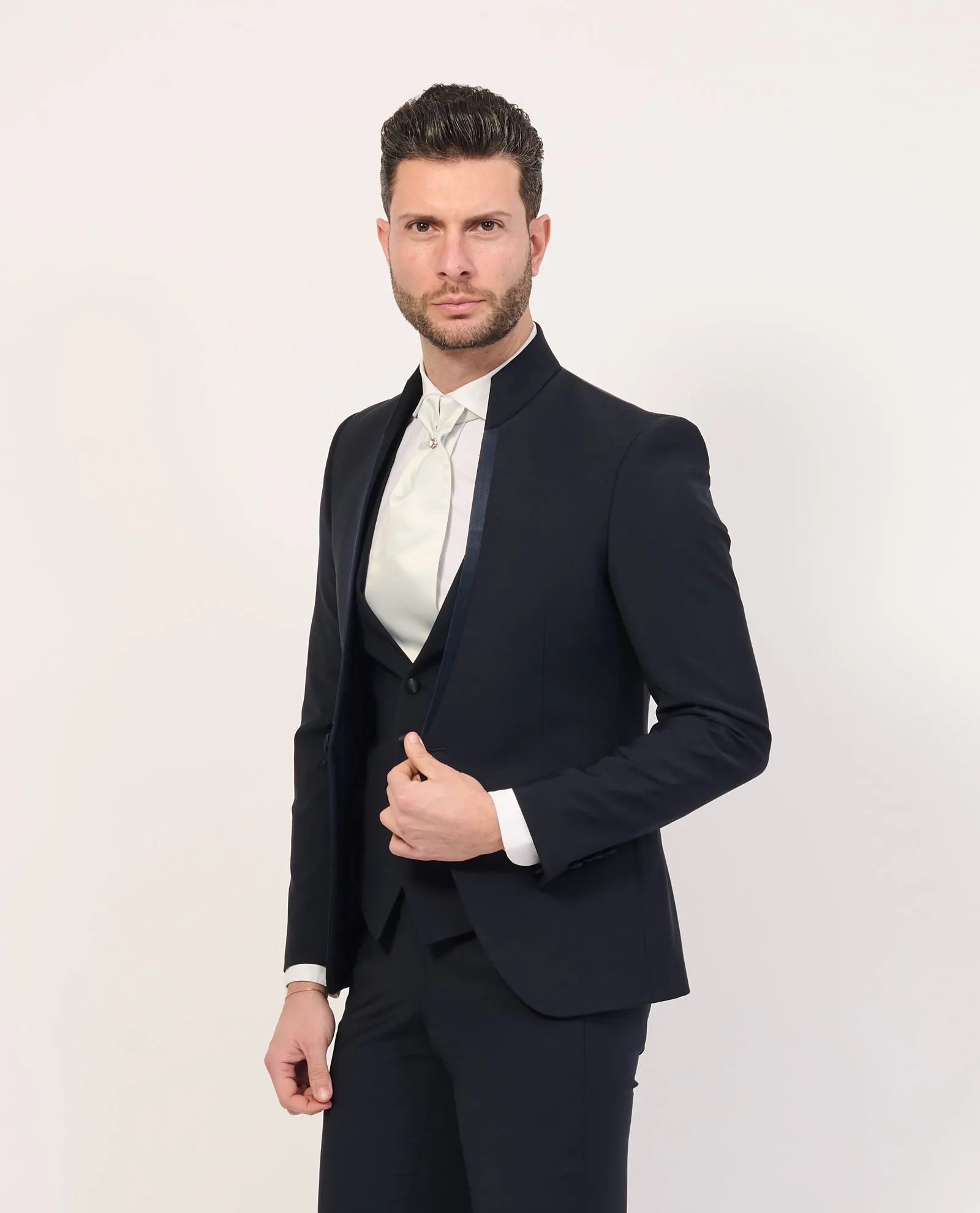 Abito blu Carlo Pignatelli con giacca coreana