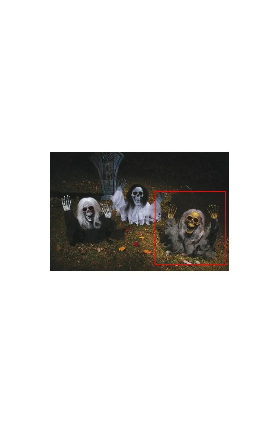 Addobbo Halloween da giardino:scheletro che esce dal terreno verde