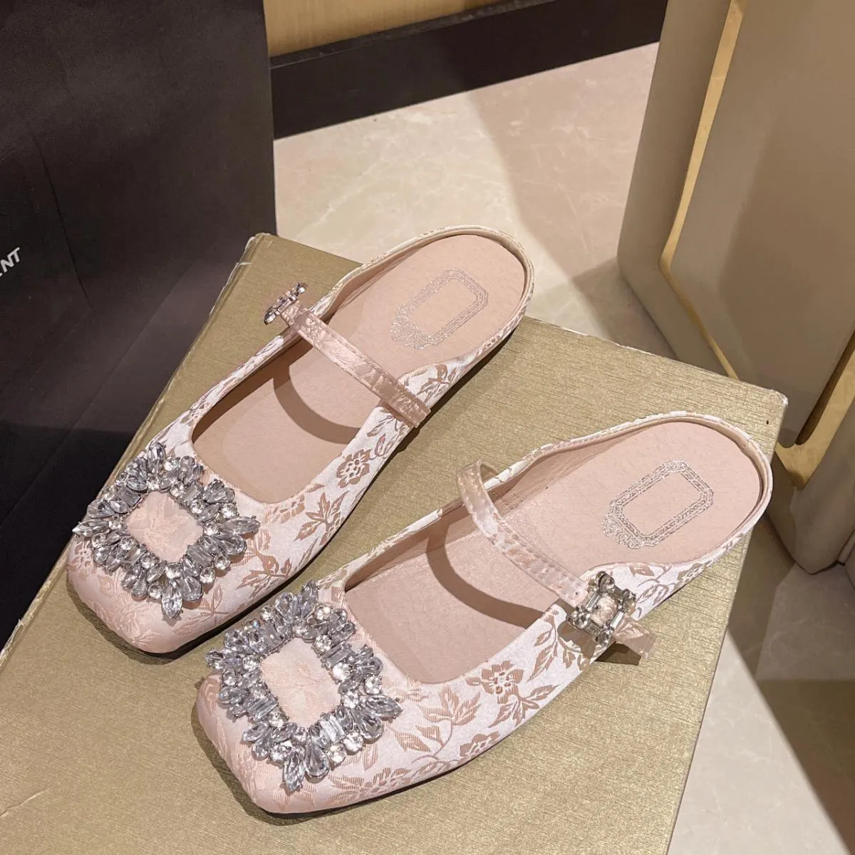Ballerine di lusso con fibbia quadrata in cristallo Donna Elegante floreale jacquard in raso di seta Mary Janes da donna Design