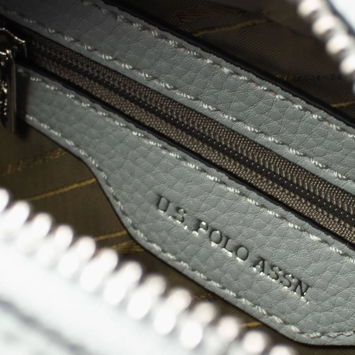 Borsa a tracolla da donna U.S. POLO ASSN. – BEUFF2787WVP267