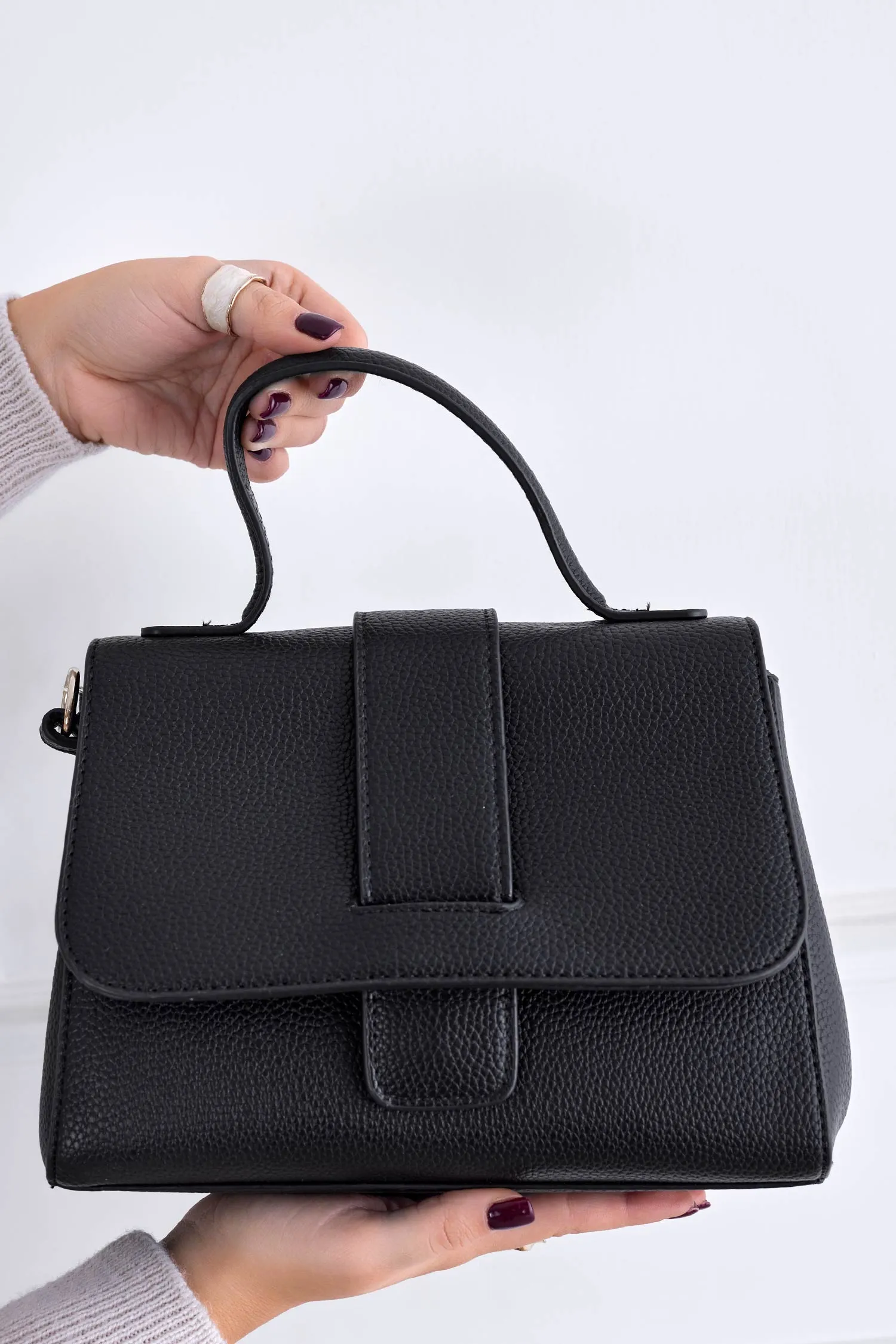 Borsa nera con tracolla B230