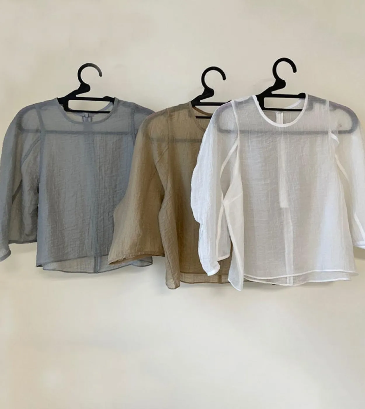 Camicetta da donna casual con base leggermente trasparente Camicie in chiffon con maniche a lanterna larghe Camicie pieghettate