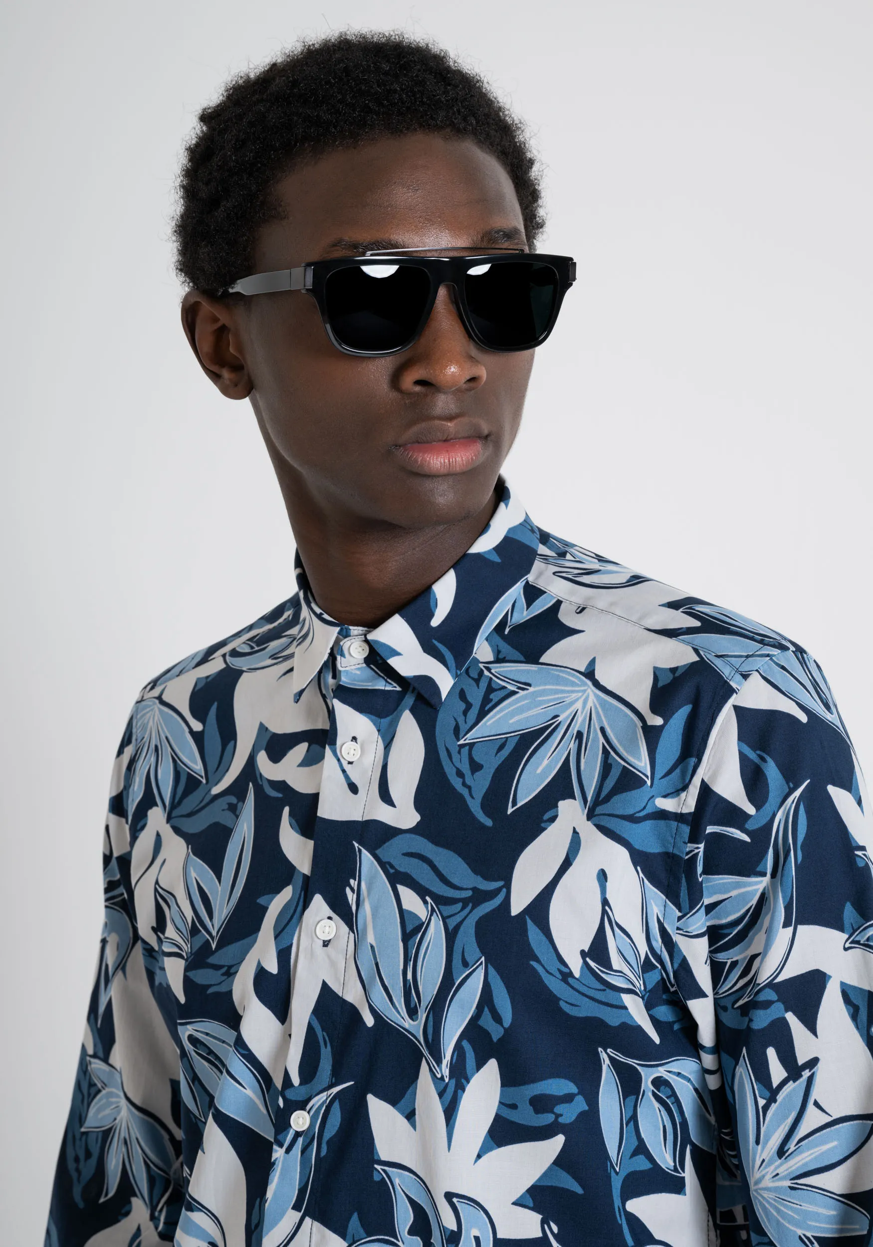 CAMICIA REGULAR STRAIGHT FIT “BARCELONA” IN MISTO COTONE CON FANTASIA ALL OVER