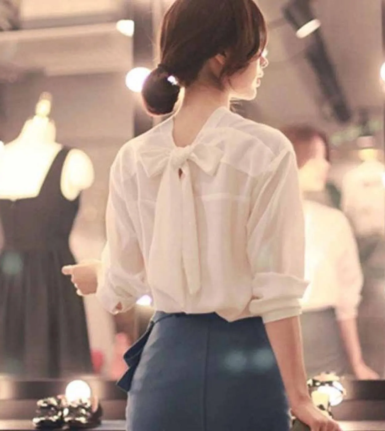 Camicie da donna a maniche lunghe con fiocco sul retro con scollo a V Chic Camicie stile inizio autunno Camicetta in chiffon bia