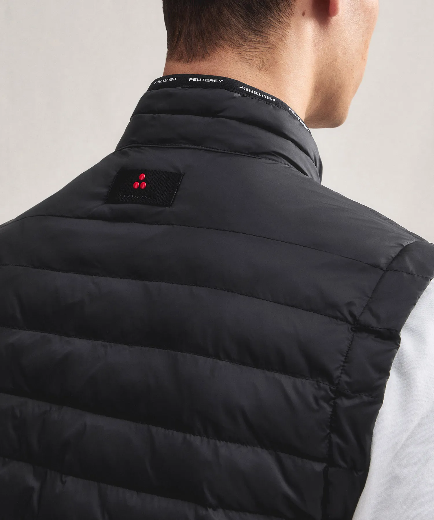 Gilet imbottito superleggero e semilucido