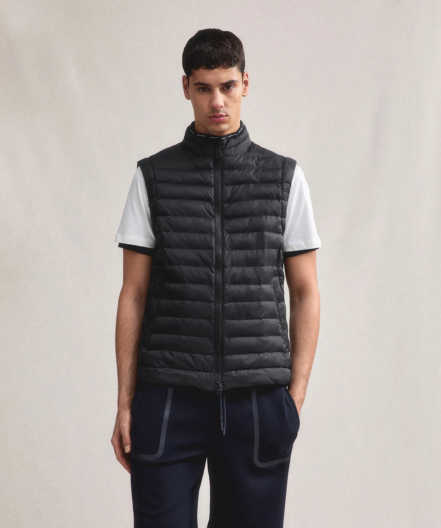 Gilet imbottito superleggero e semilucido