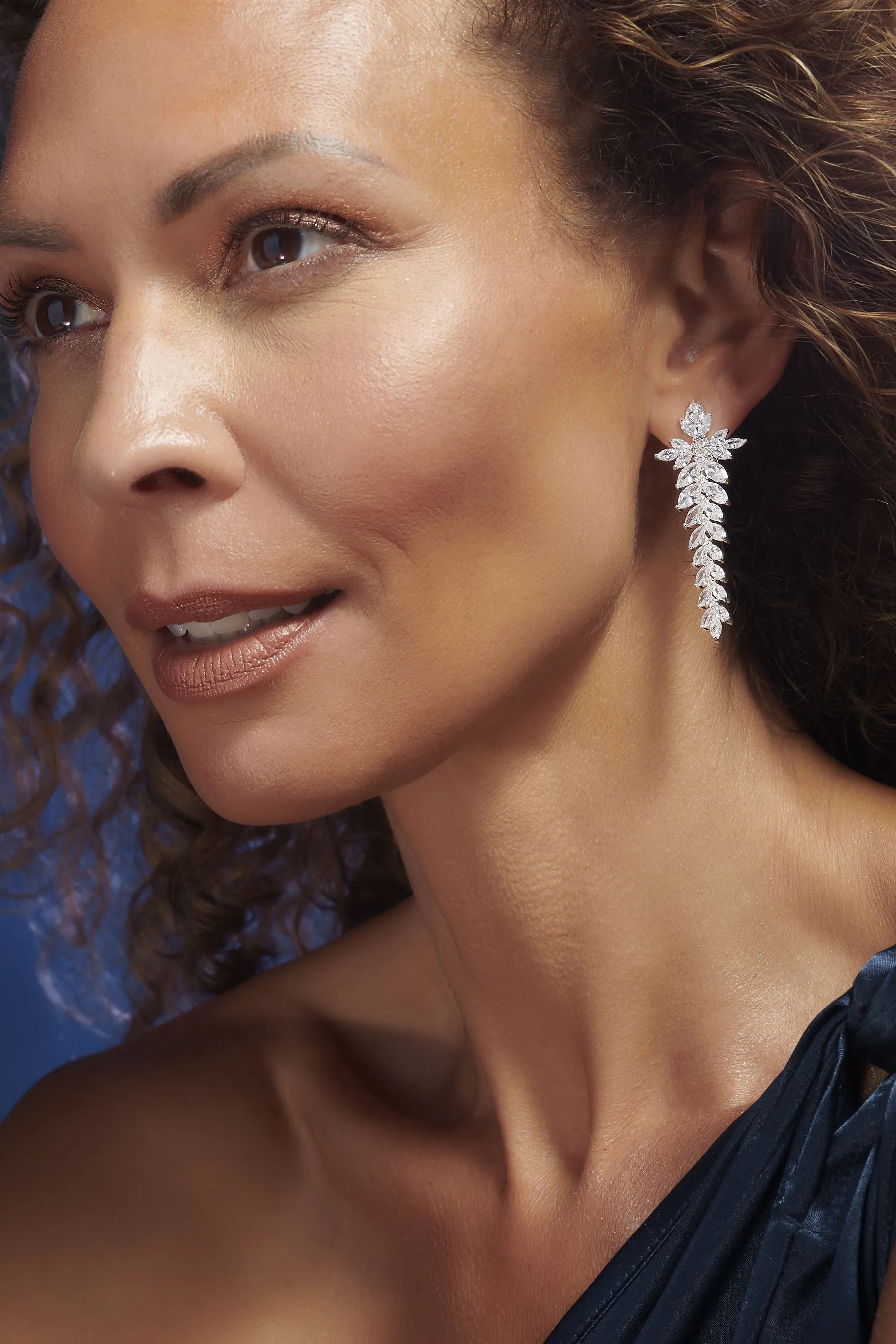 Jon Richard - Orecchini appariscenti con fermaglio con zirconia cubica e strass