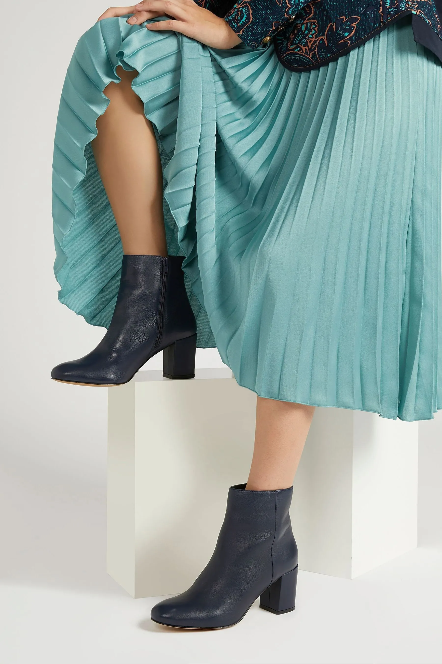 Jones Bootmaker - Neptune - Stivali alla caviglia in pelle con tacco