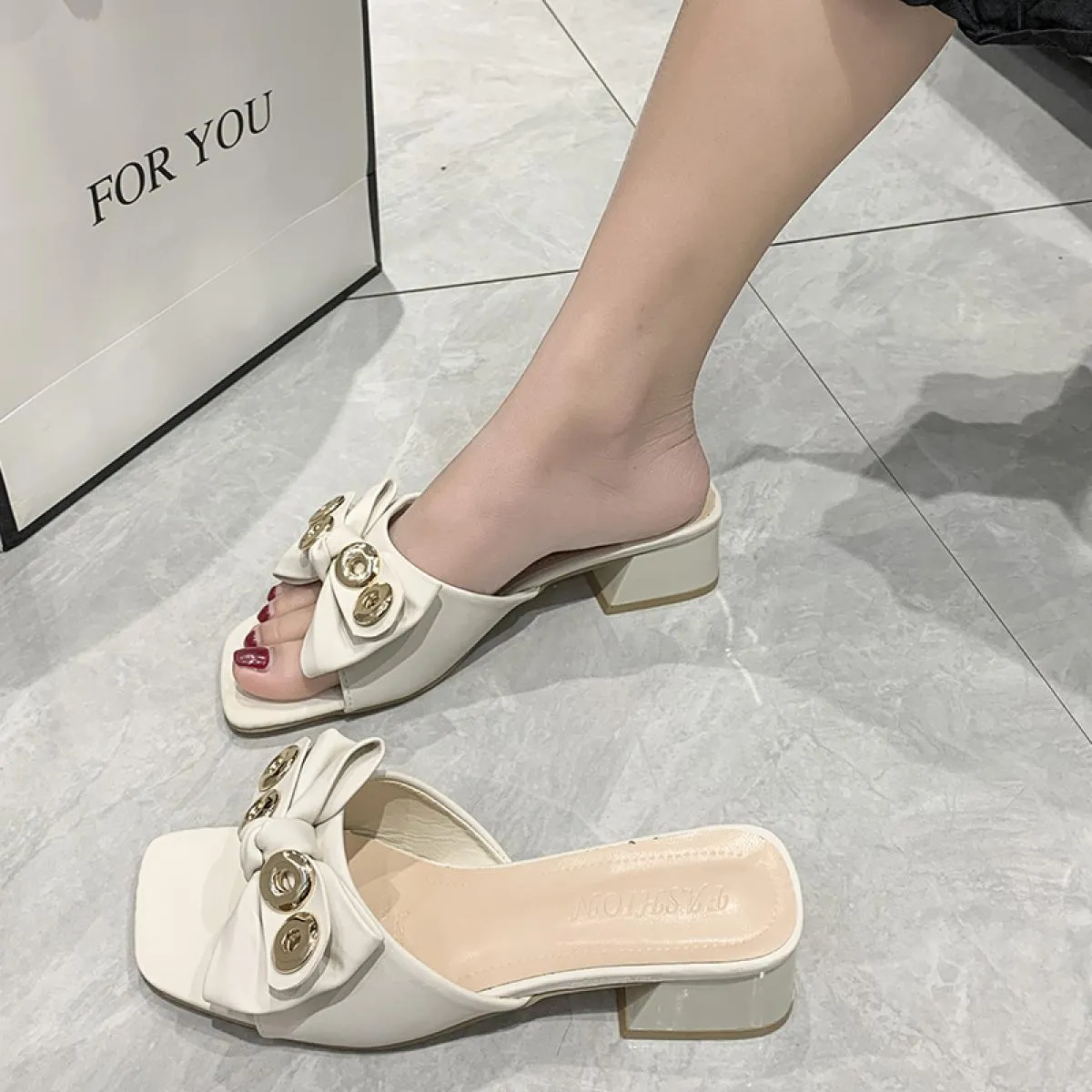 Nuove pantofole estive Tacchi bassi Presentazioni aziende produttrici giochi Peep Toe Sandali con fiocco tacco quadrato Donna Bi
