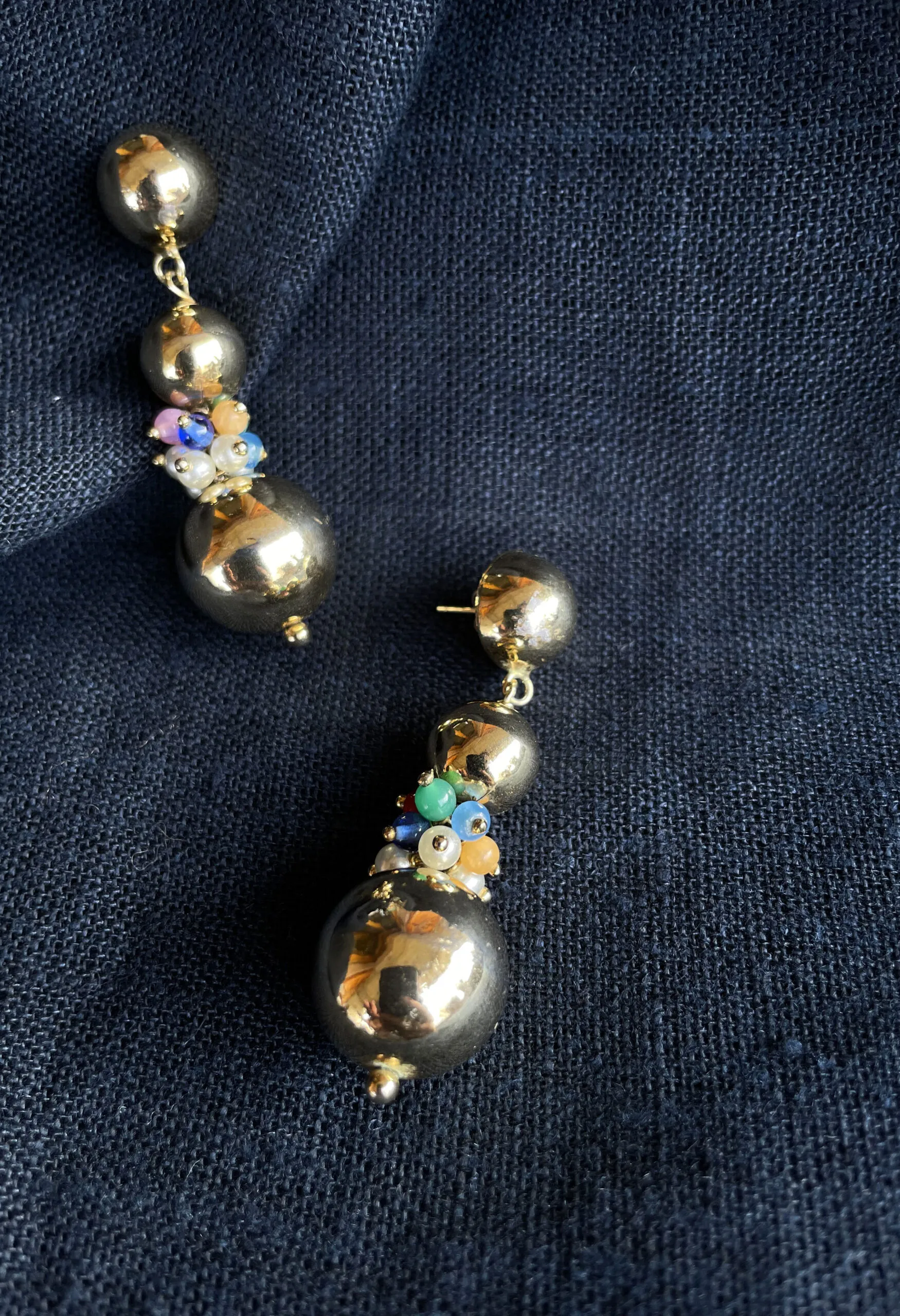 Orecchini con boules pendenti in argento bagnato in oro vintage anni ’80