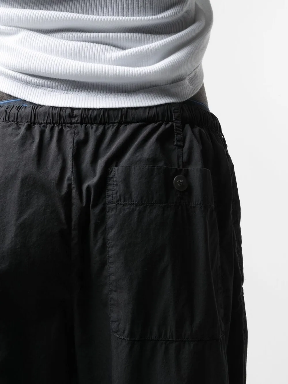Pantalone con vita elasticizzata con coulisse