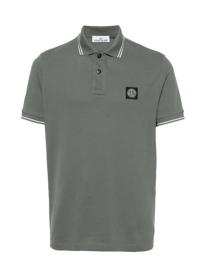 Polo con logo