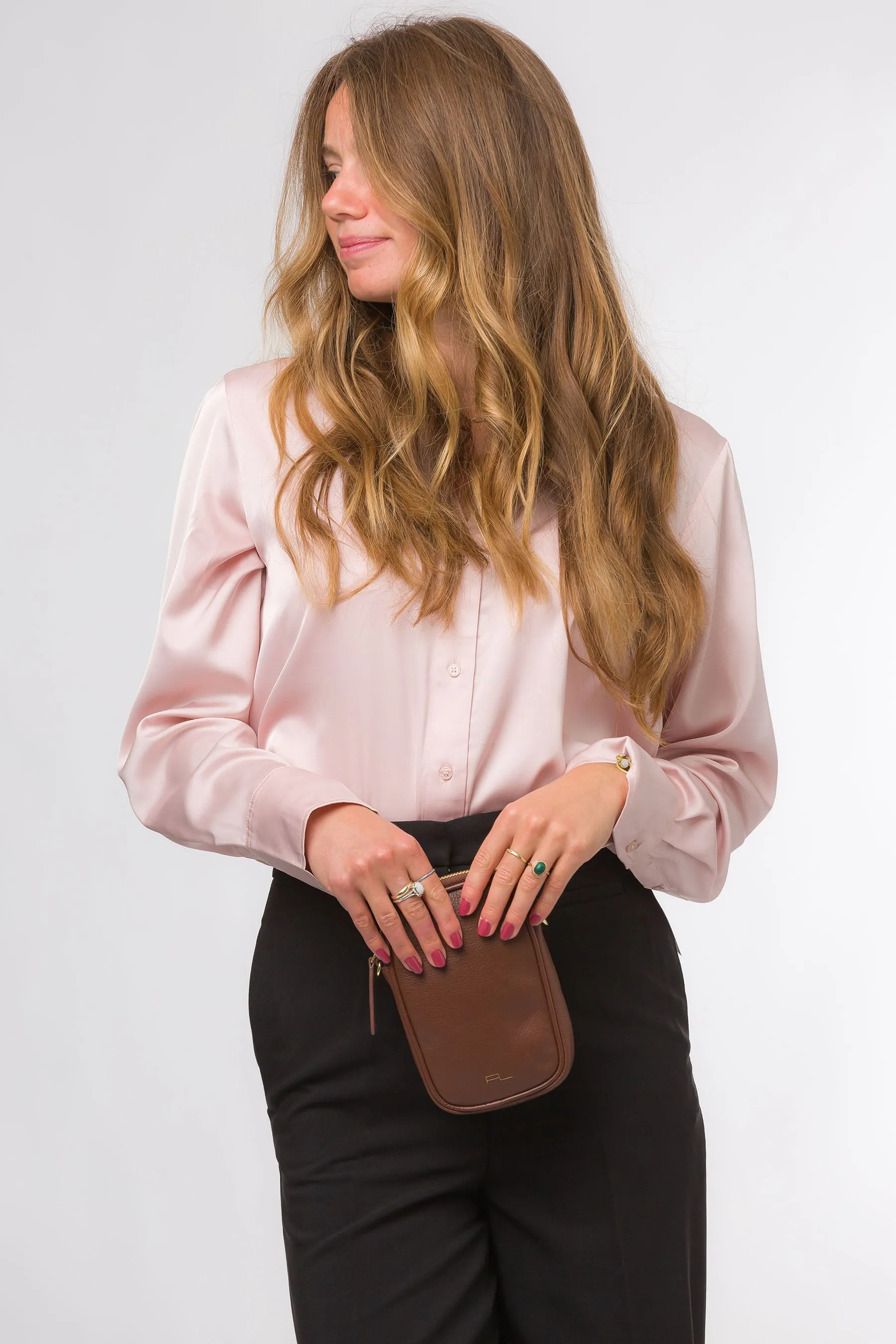 Pure Luxuries London - Alaina - Borsa per telefono a tracolla in pelle nappa