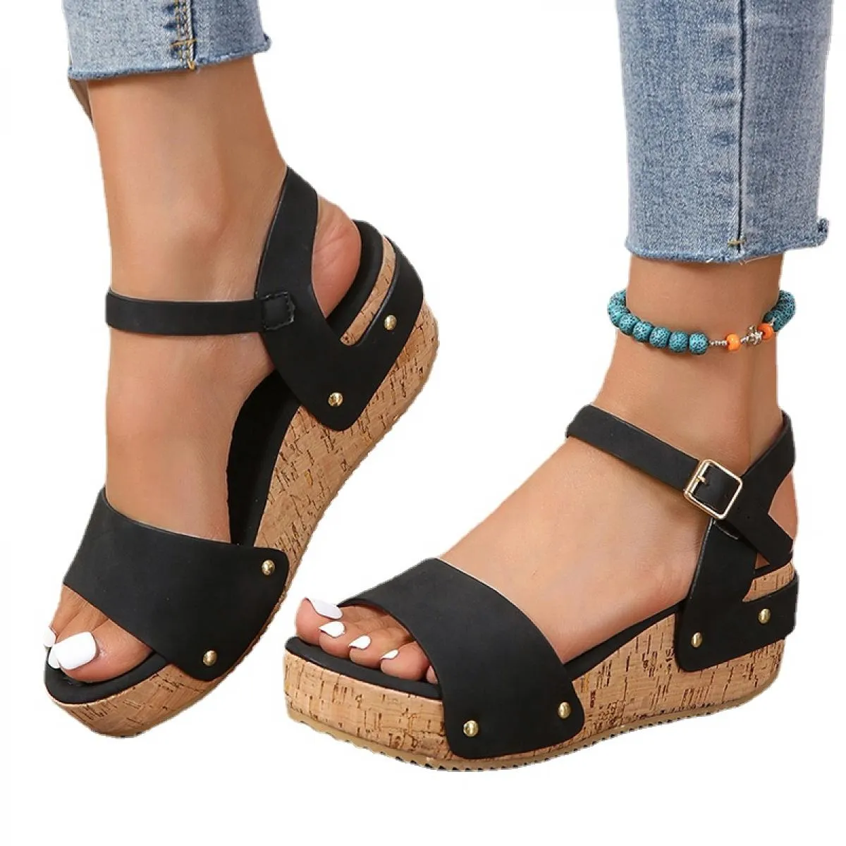 Sandali da donna con zeppa Scarpe casual con plateau Estate 2023 Nuove pantofole con tacco medio Designer Scarpe da spiaggia Inf
