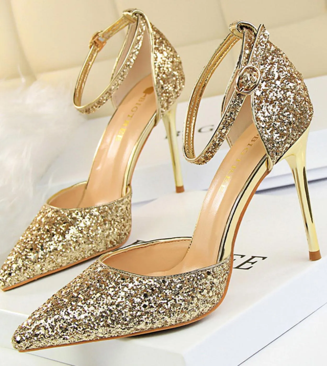 Sandali da donna estivi 7,5 cm 9,5 cm Tacchi alti Lady Wedding Tacchi bassi da sposa Glitter Bling Paillettes Stripper Cinturino