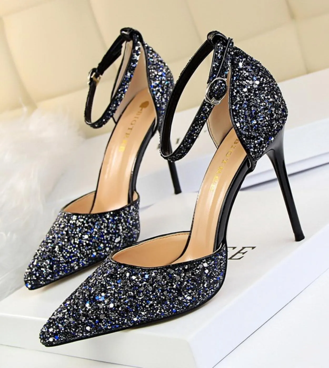 Sandali da donna estivi 7,5 cm 9,5 cm Tacchi alti Lady Wedding Tacchi bassi da sposa Glitter Bling Paillettes Stripper Cinturino