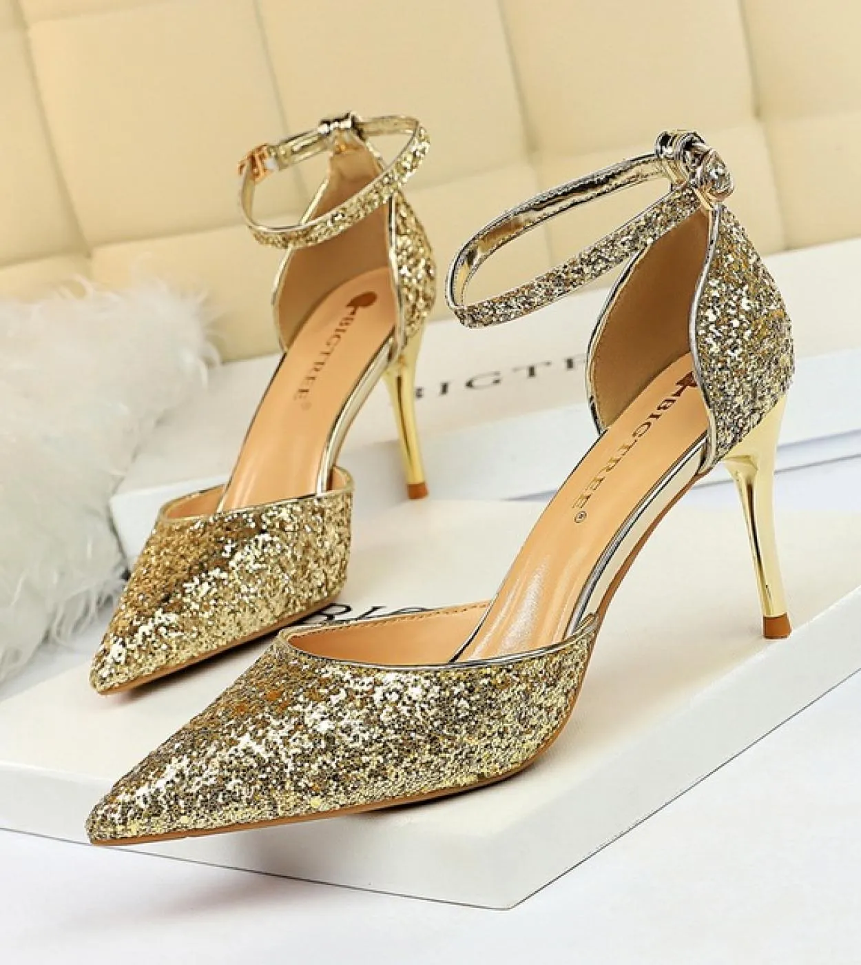 Sandali da donna estivi 7,5 cm 9,5 cm Tacchi alti Lady Wedding Tacchi bassi da sposa Glitter Bling Paillettes Stripper Cinturino