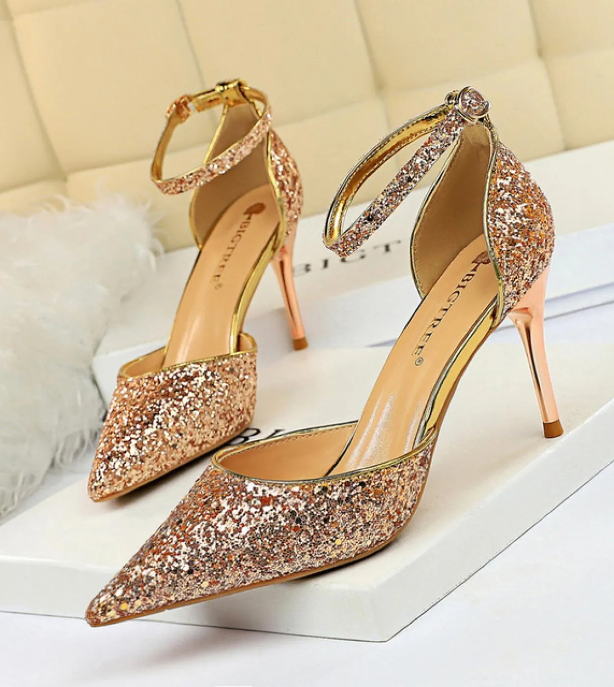 Sandali da donna estivi 7,5 cm 9,5 cm Tacchi alti Lady Wedding Tacchi bassi da sposa Glitter Bling Paillettes Stripper Cinturino