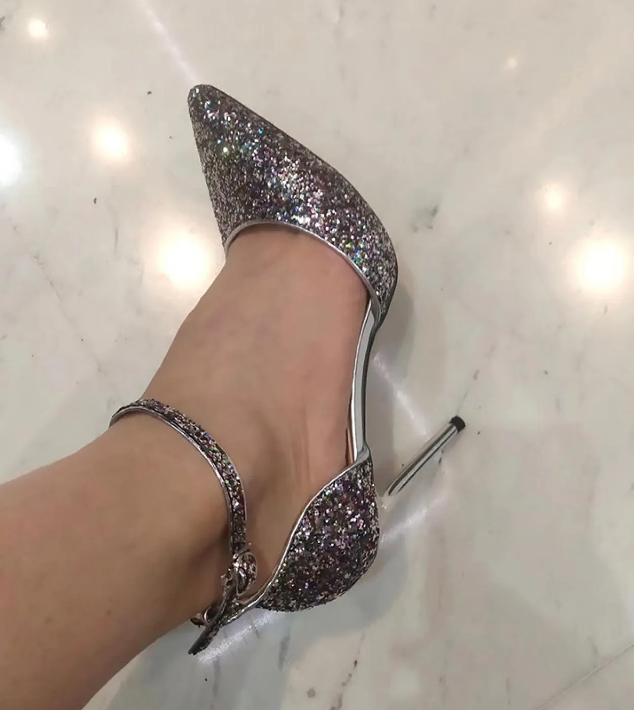 Sandali da donna estivi 7,5 cm 9,5 cm Tacchi alti Lady Wedding Tacchi bassi da sposa Glitter Bling Paillettes Stripper Cinturino