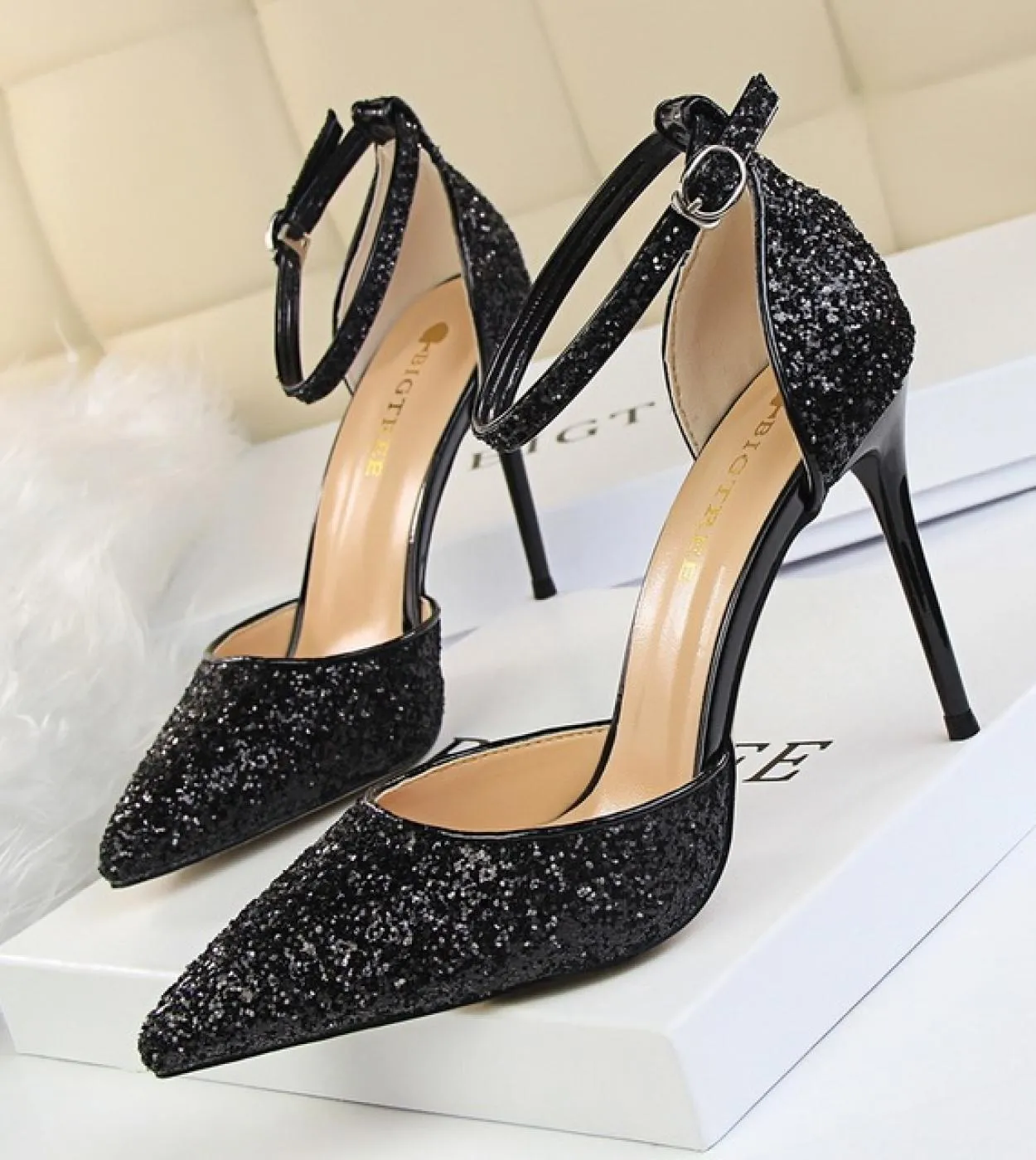 Sandali da donna estivi 7,5 cm 9,5 cm Tacchi alti Lady Wedding Tacchi bassi da sposa Glitter Bling Paillettes Stripper Cinturino
