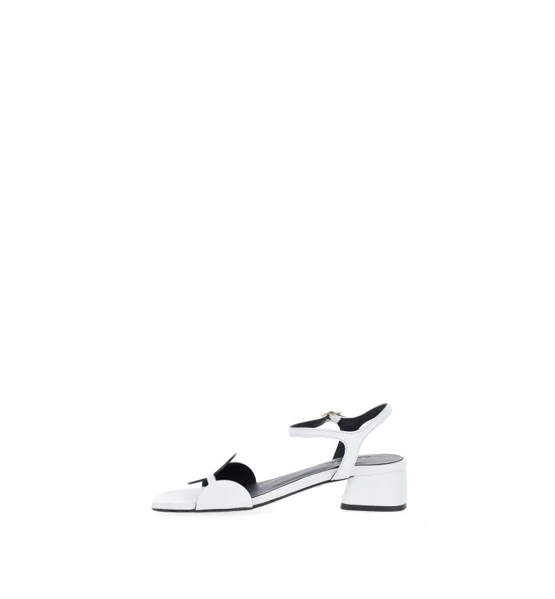 Sandali in pelle