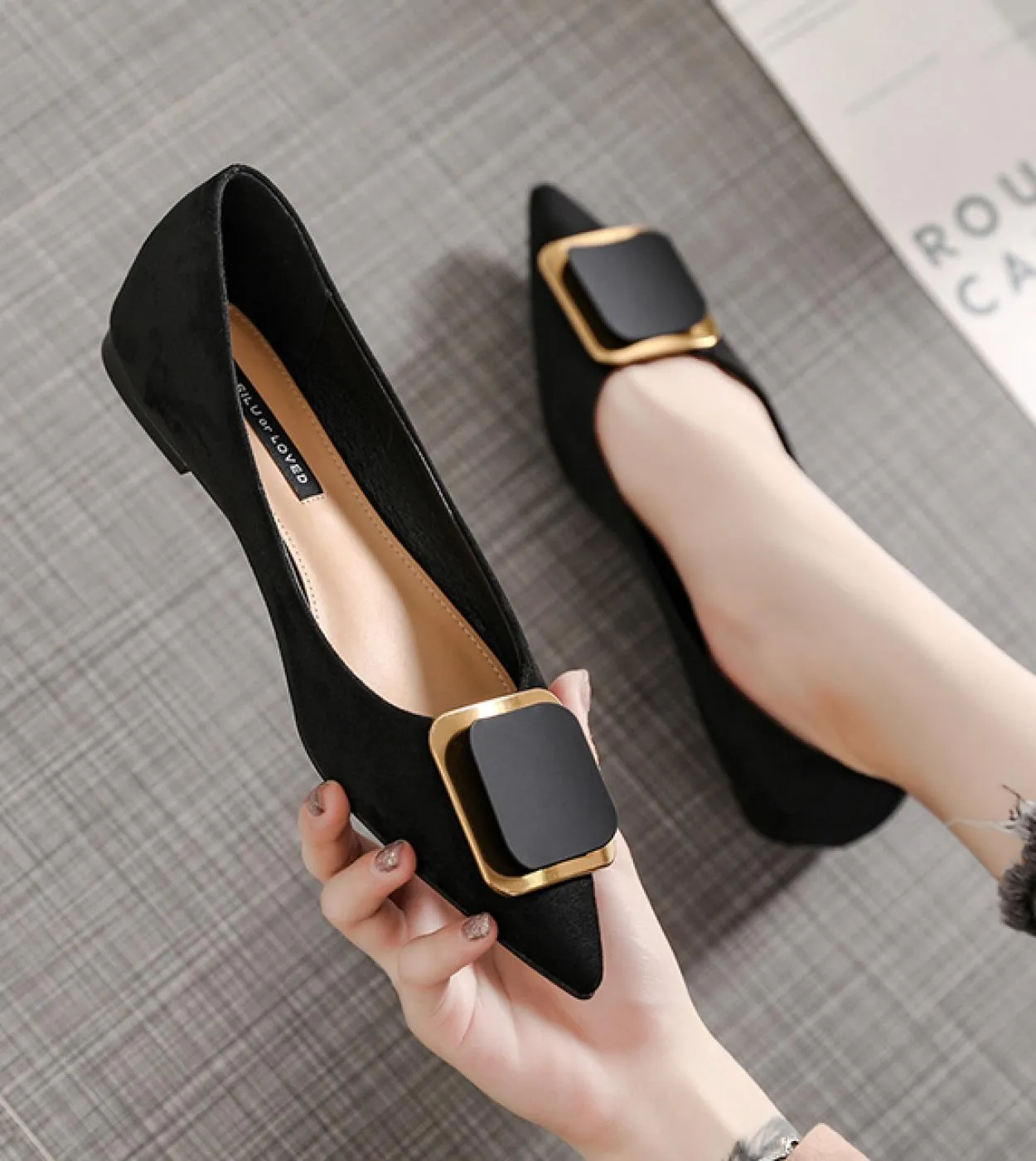 Scarpe basse di marca Scarpe da donna Flock Ballerine con suola morbida Scarpe da donna con punta a punta Scarpe da sposa da dam