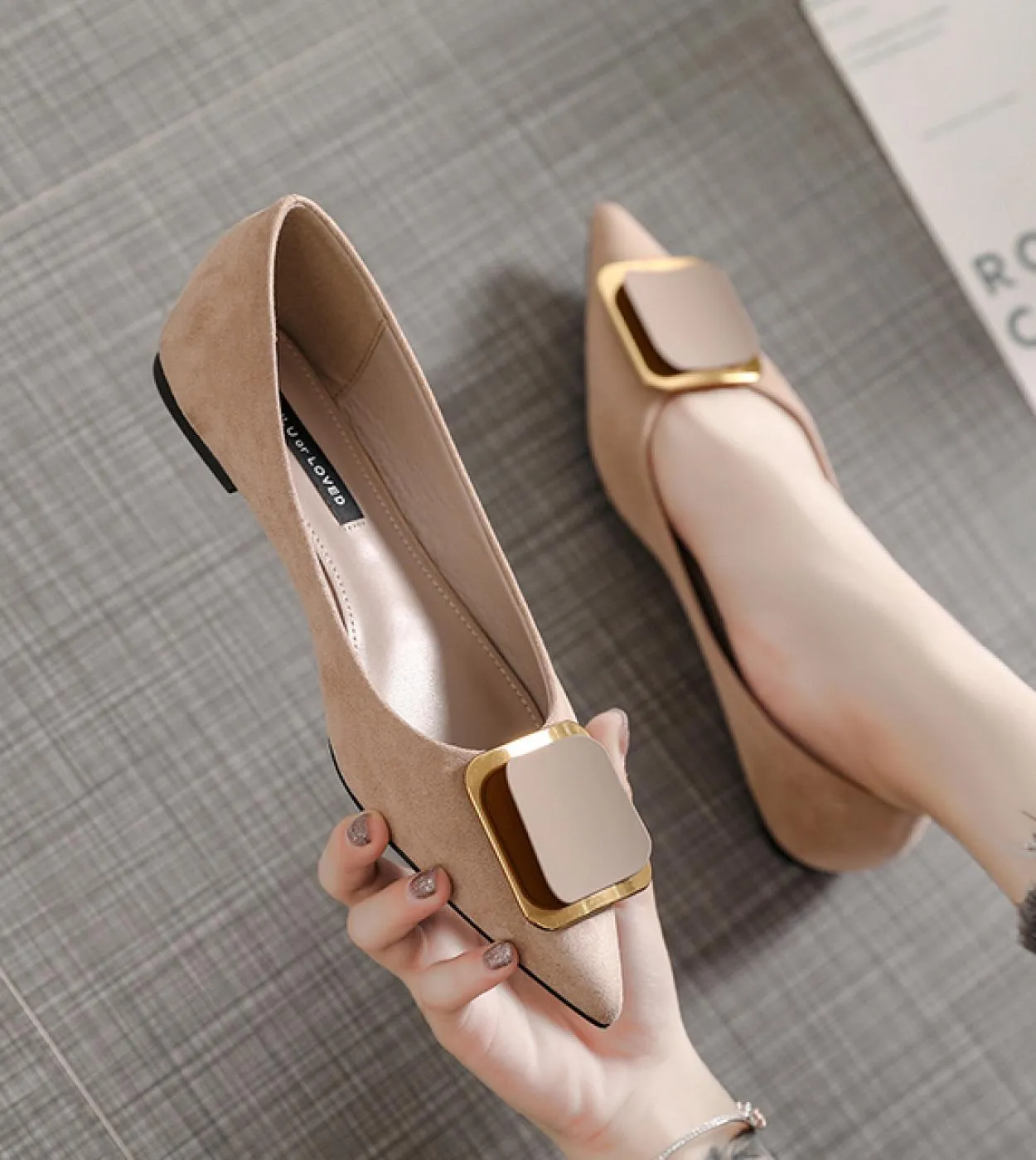 Scarpe basse di marca Scarpe da donna Flock Ballerine con suola morbida Scarpe da donna con punta a punta Scarpe da sposa da dam