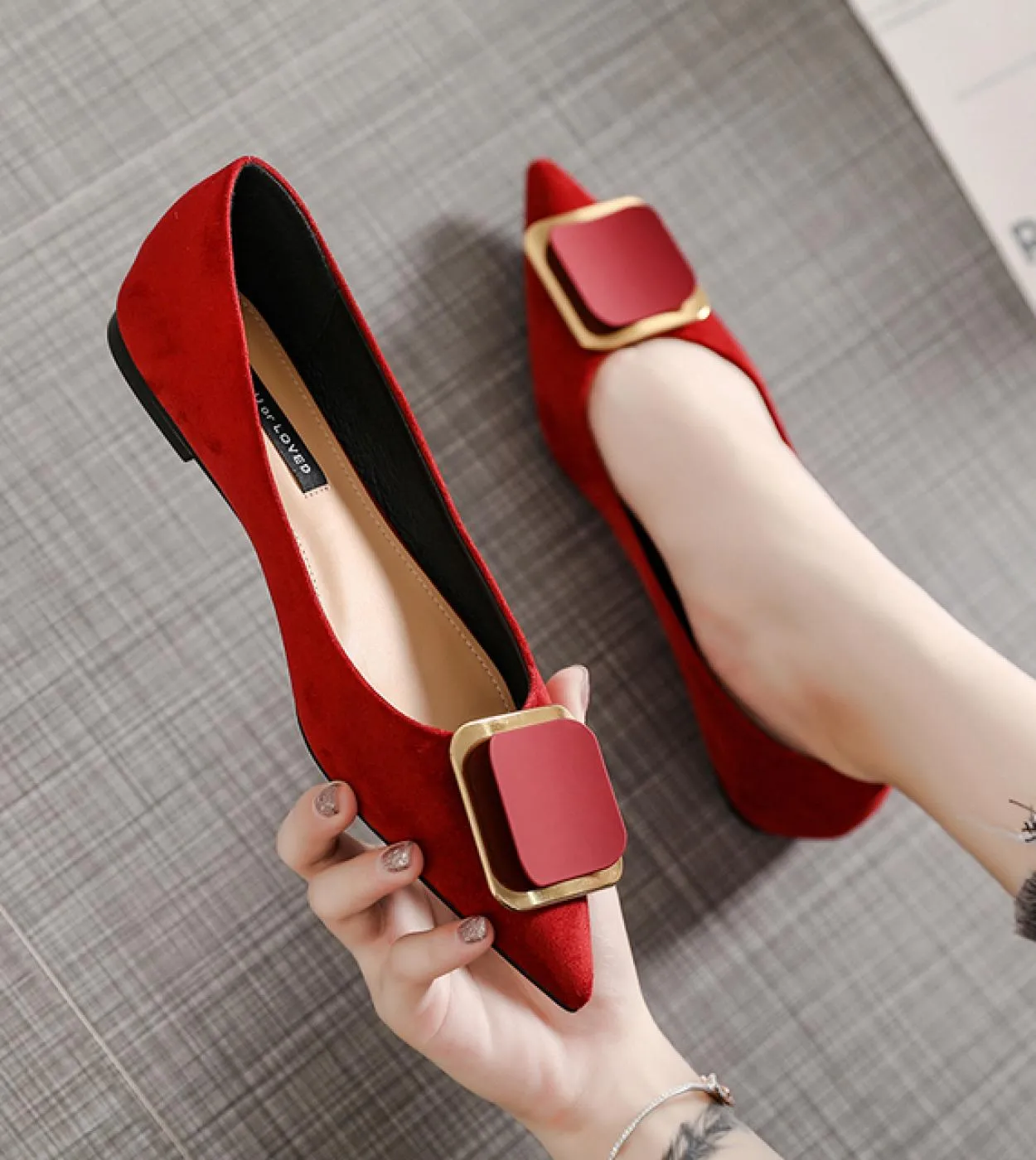 Scarpe basse di marca Scarpe da donna Flock Ballerine con suola morbida Scarpe da donna con punta a punta Scarpe da sposa da dam