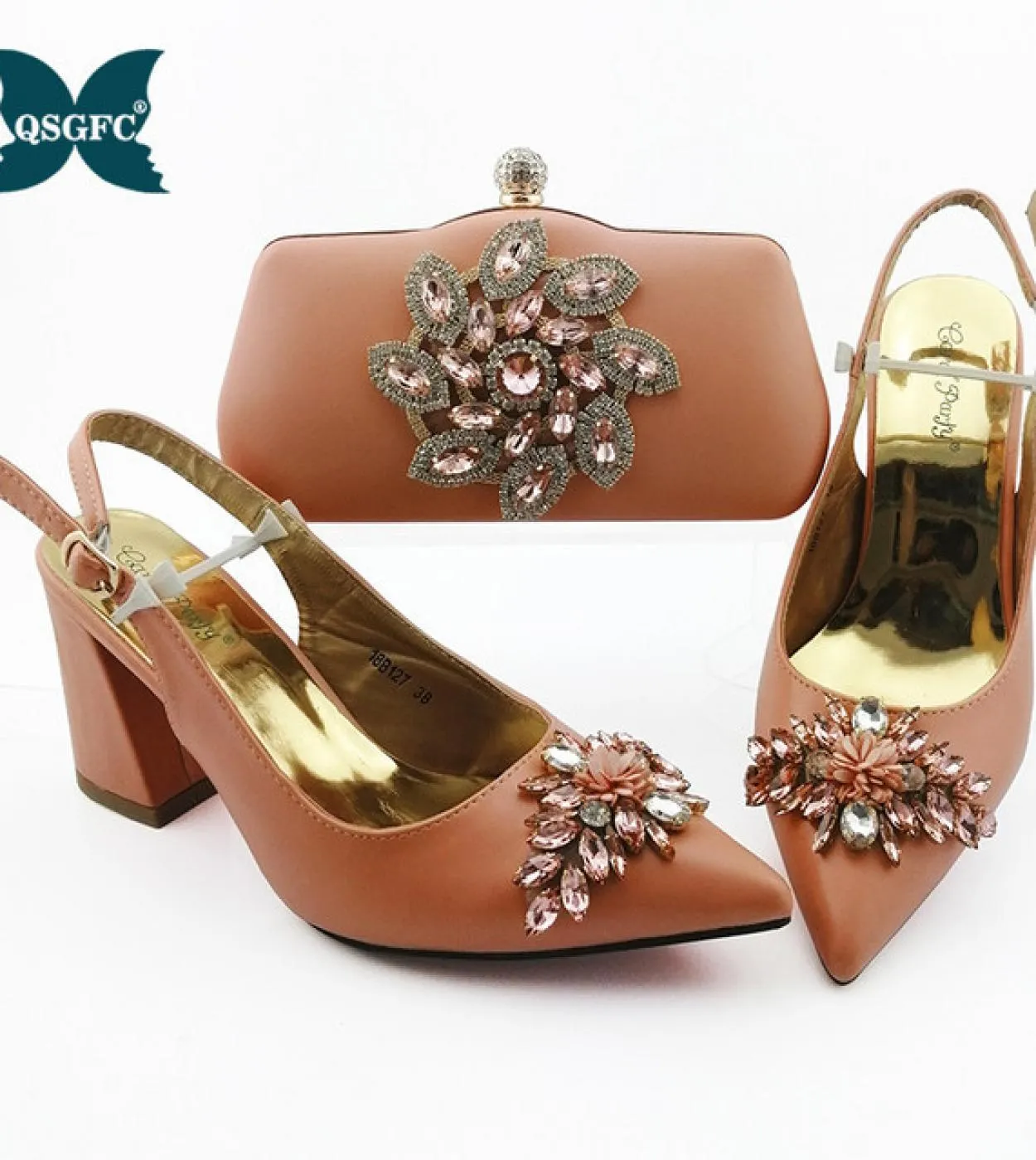 Scarpe con tacco alto in argento con punta a punta di design italiano con decorazione con fibbia in cristallo Set di scarpe e bo