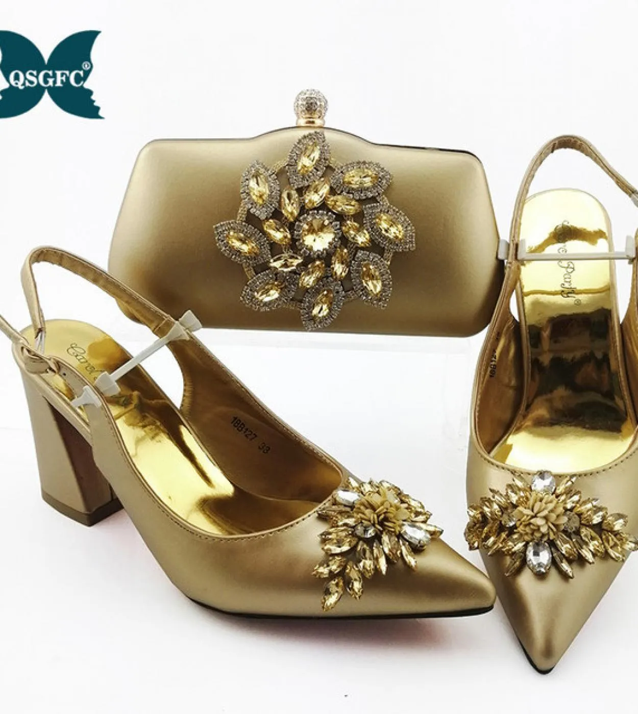 Scarpe con tacco alto in argento con punta a punta di design italiano con decorazione con fibbia in cristallo Set di scarpe e bo