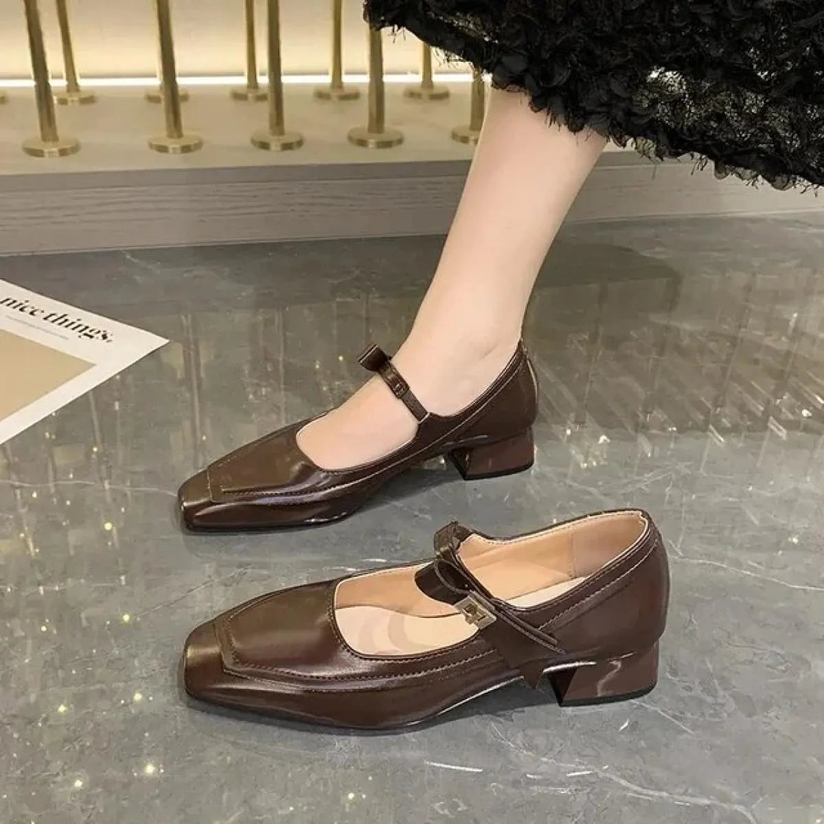 Scarpe con tacco alto moda in pelle con suola spessa donna 2024 primavera autunno nuove scarpe singole retrò da donna