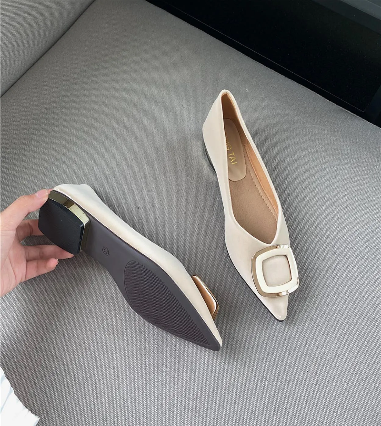 Scarpe con tacco basso da donna con fibbia quadrata Décolleté in pelle con punta a punta Primavera Novità Scarpe da lavoro da do
