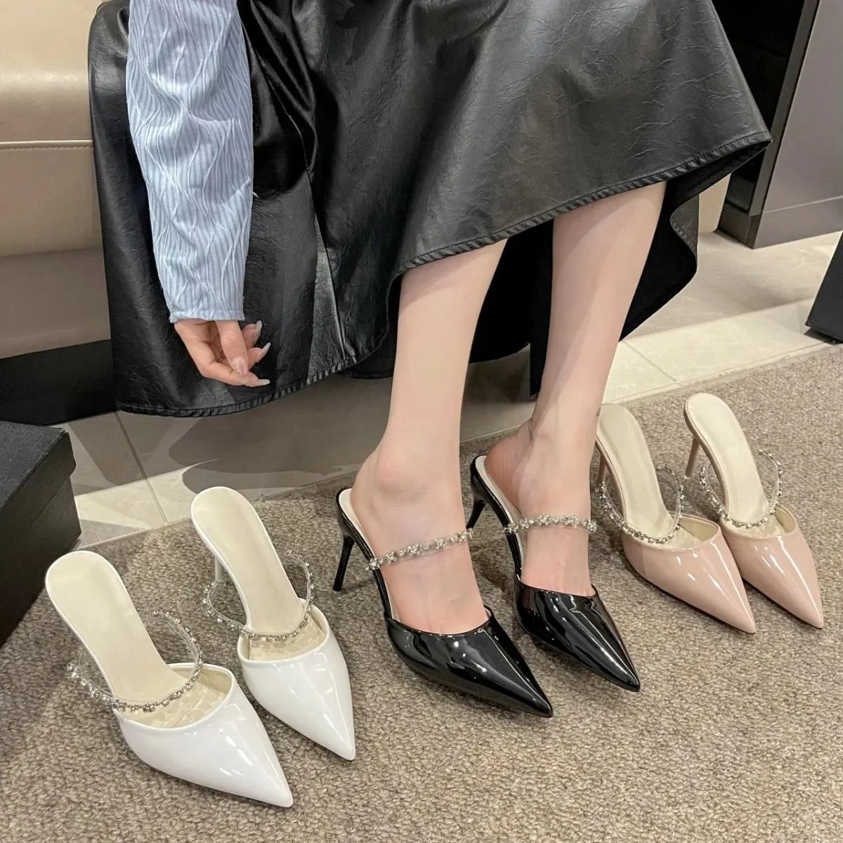 Scarpe da donna di design Scarpe estive con strass di lusso Scarpe da donna con punta a punta Pantofole con tacco alto da donna