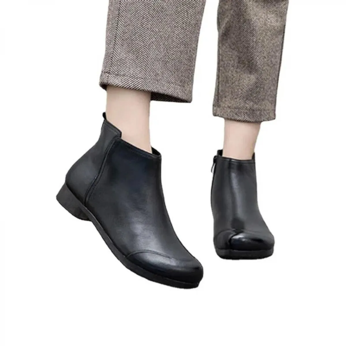 Scarpe da mamma solide di nuova vendita calda da donna Stivali autunnali Stivali corti casual Moda Comoda punta tonda di grandi