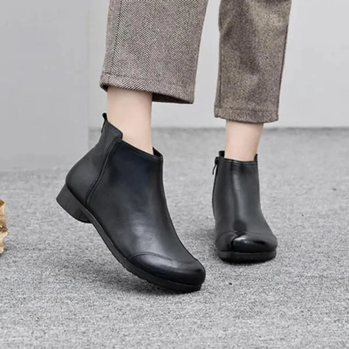 Scarpe da mamma solide di nuova vendita calda da donna Stivali autunnali Stivali corti casual Moda Comoda punta tonda di grandi