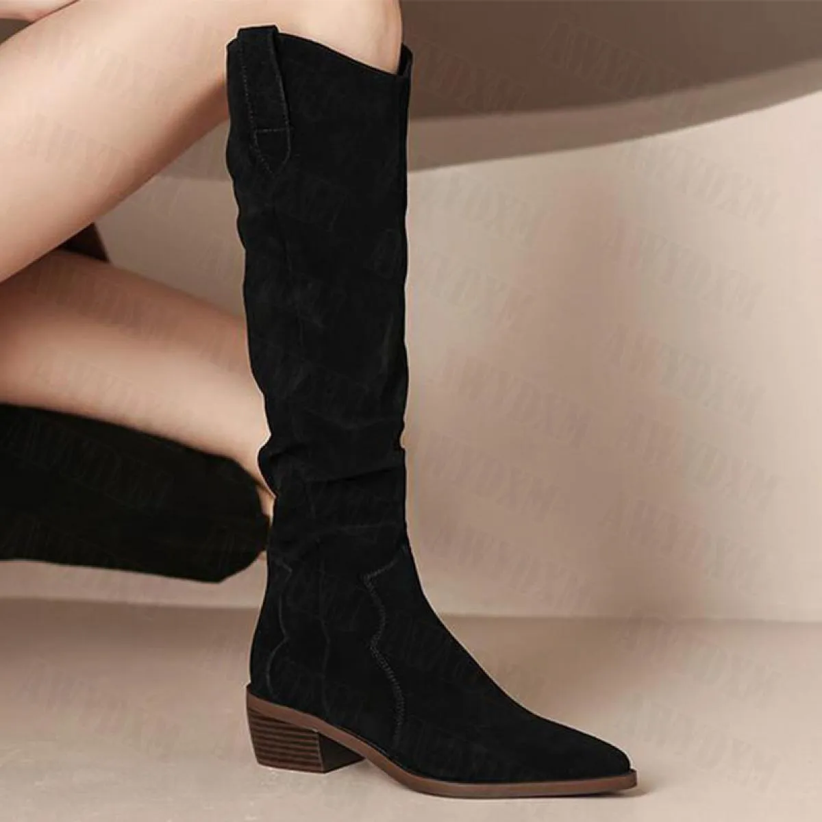 Scarpe invernali da donna 2022 Stivali lunghi a punta da donna di lusso Scarpe con tacco medio in pelle scamosciata Stivali da d