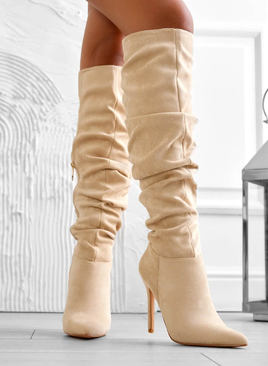 SELENA - Stivali beige Alexoo arricciati con tacco alto a spillo